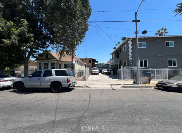 2619 Trinity Street, Los Angeles CA: https://media.crmls.org/medias/2f3993c9-e95c-4216-98cd-928eccb853bd.jpg
