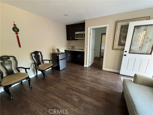 6046 N Willard Avenue, San Gabriel CA: https://media.crmls.org/medias/2f39b837-7f4b-4587-8a6c-2e0ae8fe452f.jpg
