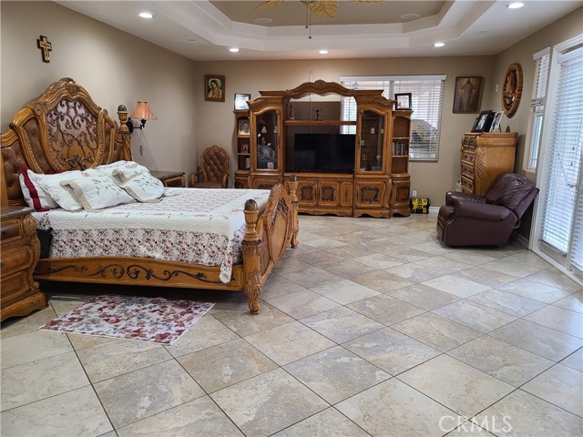 Detail Gallery Image 12 of 15 For 6116 Chadbourne Ave, Riverside,  CA 92505 - 4 Beds | 4 Baths