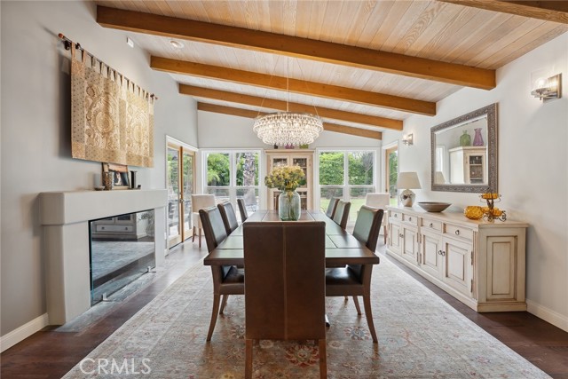4520 El Caballero Drive, Tarzana CA: https://media.crmls.org/medias/2f3a703d-1d39-4f87-b66c-2ab1c424ffa1.jpg