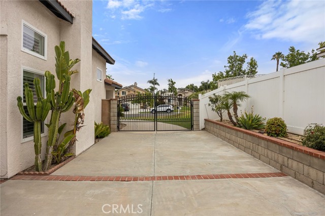 938 Cheyenne Road, Corona CA: https://media.crmls.org/medias/2f3b1285-53a2-4120-b1a6-6619297fb5f9.jpg