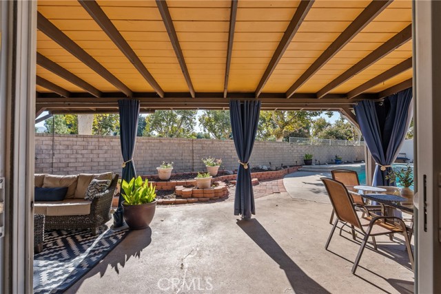 Detail Gallery Image 34 of 41 For 23439 via Elisandra, Valencia,  CA 91355 - 5 Beds | 3 Baths