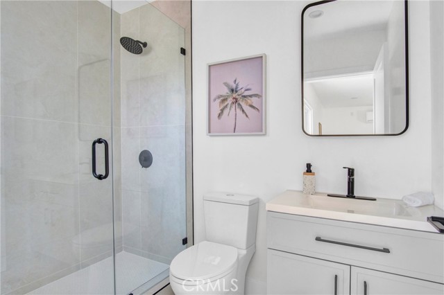Detail Gallery Image 30 of 34 For 18406 Jovan St, Tarzana,  CA 91335 - 5 Beds | 4 Baths