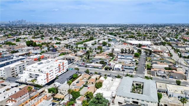 Detail Gallery Image 35 of 36 For 3322 W 66th St, Los Angeles,  CA 90043 - – Beds | – Baths