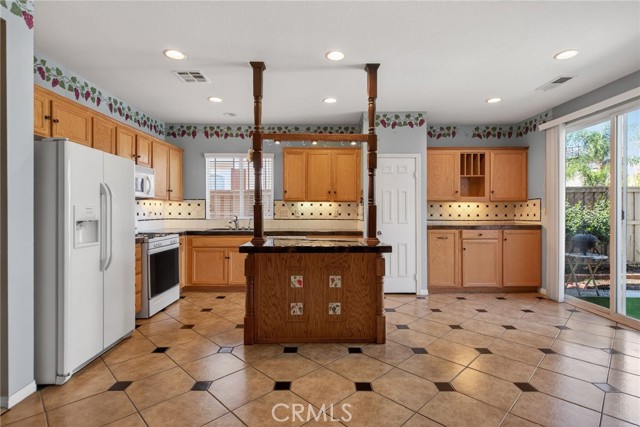 Detail Gallery Image 11 of 33 For 32795 Santa Cruz, Lake Elsinore,  CA 92530 - 3 Beds | 2 Baths