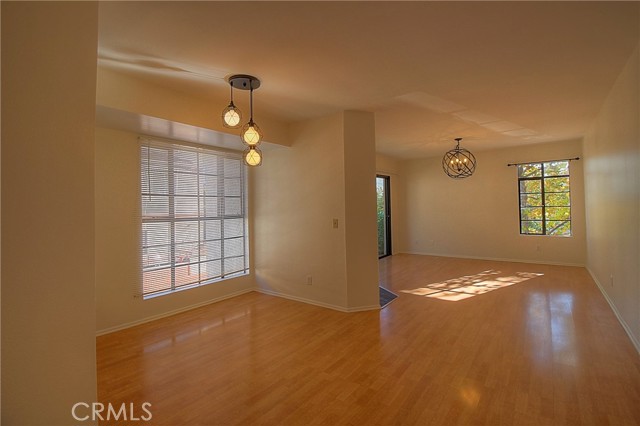 Detail Gallery Image 6 of 40 For 400 N Louise St #205,  Glendale,  CA 91206 - 2 Beds | 2 Baths