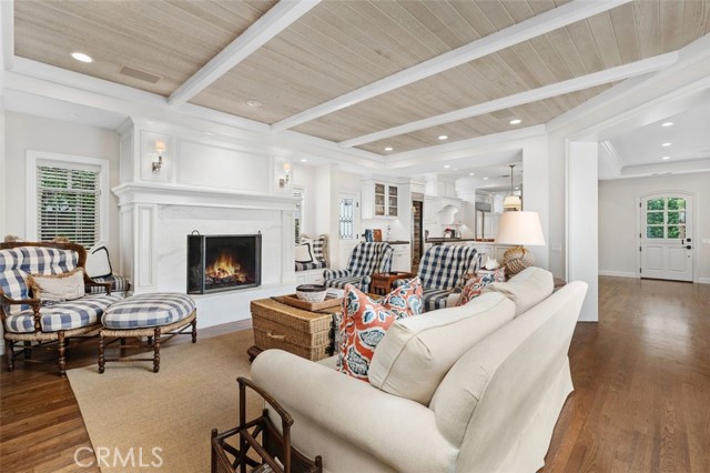 Detail Gallery Image 15 of 43 For 2431 Bayshore Drive, Newport Beach,  CA 92663 - 4 Beds | 3/1 Baths