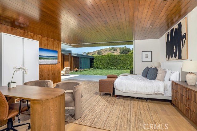 2538 Monaco Drive, Laguna Beach CA: https://media.crmls.org/medias/2f3db103-98d8-4bb2-be7b-65b797c6a07c.jpg