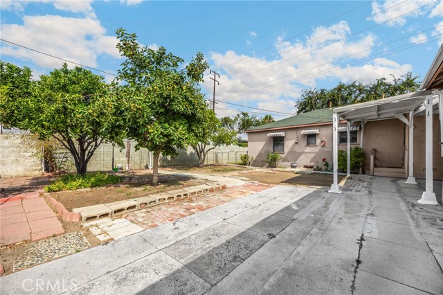 2100 W Valencia Drive, Fullerton CA: https://media.crmls.org/medias/2f3f102a-9d48-4cc6-8c80-7a4f52ea508e.jpg