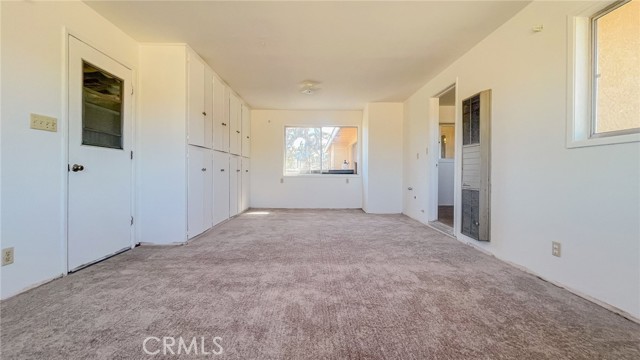 Detail Gallery Image 16 of 31 For 7411 Joshua Ln, Yucca Valley,  CA 92284 - 6 Beds | 2 Baths