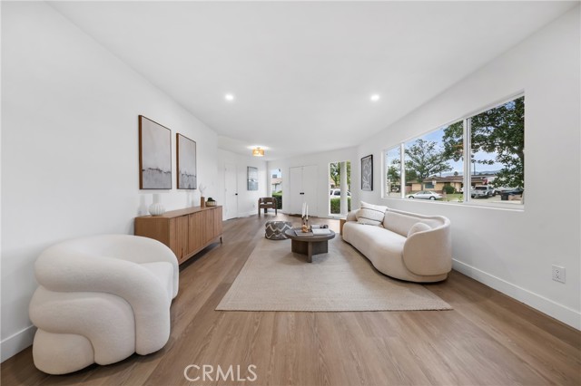 Detail Gallery Image 5 of 42 For 9092 Tangelo, Fontana,  CA 92335 - 3 Beds | 2 Baths