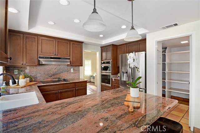 Detail Gallery Image 14 of 41 For 951 Firestone Cir, Simi Valley,  CA 93065 - 4 Beds | 3 Baths