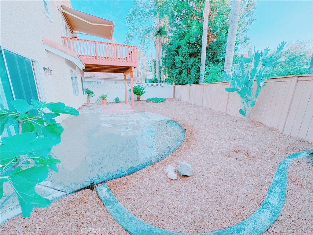 https://media.crmls.org/medias/2f3fce37-af2a-472c-bf6c-56f583145763.jpg?preset=X-Large