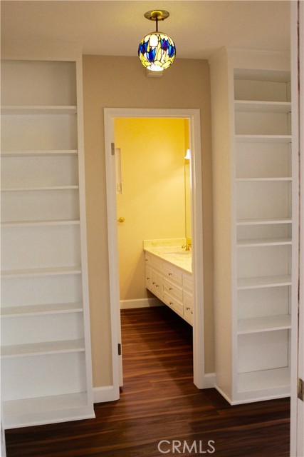 Detail Gallery Image 17 of 33 For 1556 23rd St, Manhattan Beach,  CA 90266 - 3 Beds | 2 Baths