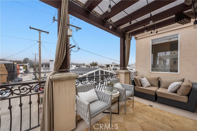807 Crest Drive, Manhattan Beach CA: https://media.crmls.org/medias/2f40ee51-e769-4c8e-89a7-52a0b473fe87.jpg