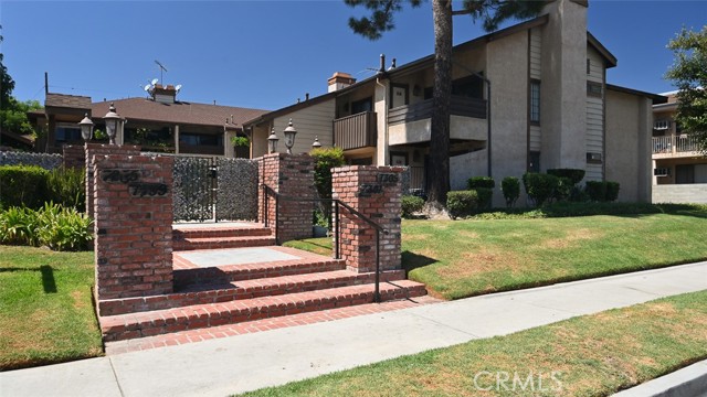 7305 Balboa Blvd #2, Van Nuys, CA 91406