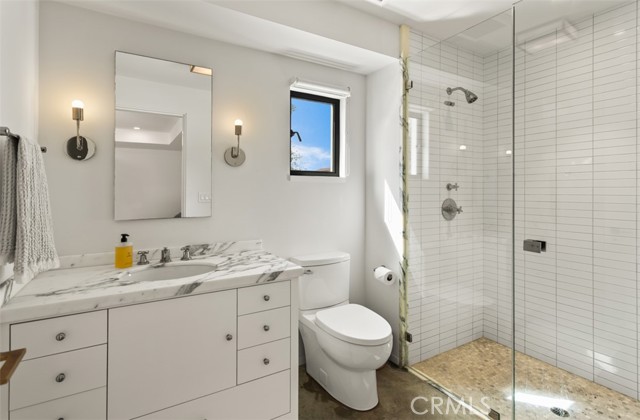 1703 E Ocean Boulevard, Newport Beach CA: https://media.crmls.org/medias/2f41752c-77ae-4fee-b4b2-31539d2315e0.jpg