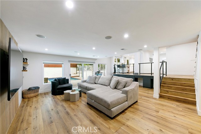 Detail Gallery Image 14 of 43 For 24411 Highlander Rd, West Hills,  CA 91307 - 5 Beds | 2/1 Baths