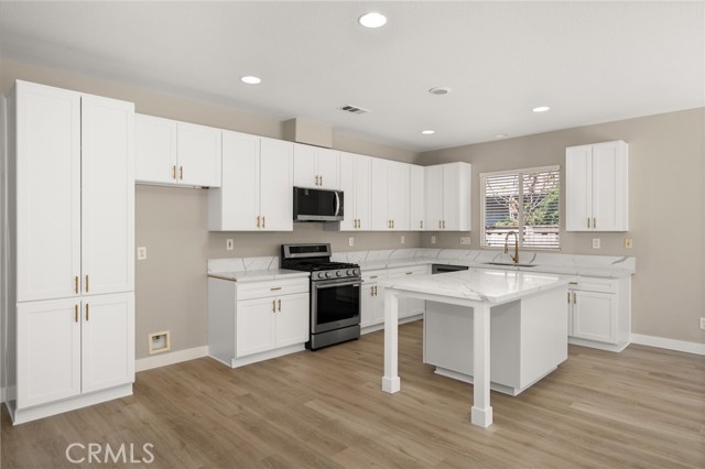 Detail Gallery Image 15 of 49 For 32106 Poppy Way, Lake Elsinore,  CA 92532 - 3 Beds | 2 Baths