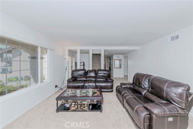 Detail Gallery Image 4 of 37 For 2401 El Portal Way, Oxnard,  CA 93035 - 4 Beds | 2/1 Baths