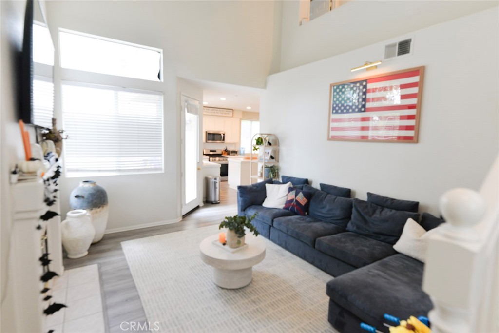 MLS #OC25237983 image #10