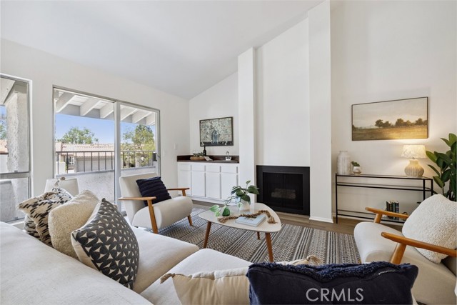 Detail Gallery Image 3 of 28 For 19519 Rinaldi St #57,  Porter Ranch,  CA 91326 - 3 Beds | 2 Baths