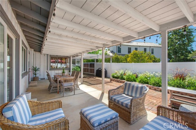 1951 Aliso Avenue, Costa Mesa CA: https://media.crmls.org/medias/2f43e1bf-4ce3-4fa9-a86c-70b9fc89088e.jpg