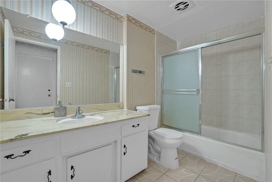 Detail Gallery Image 12 of 14 For 145 Casuda Canyon Dr #D,  Monterey Park,  CA 91754 - 3 Beds | 2 Baths
