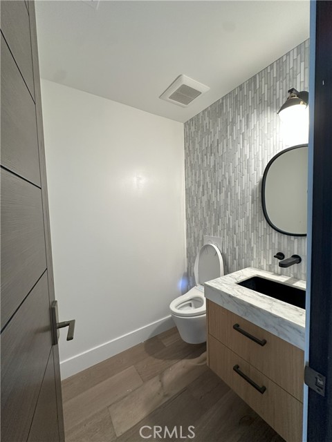 Detail Gallery Image 6 of 36 For 230 2nd St, Huntington Beach,  CA 92648 - 3 Beds | 3/2 Baths