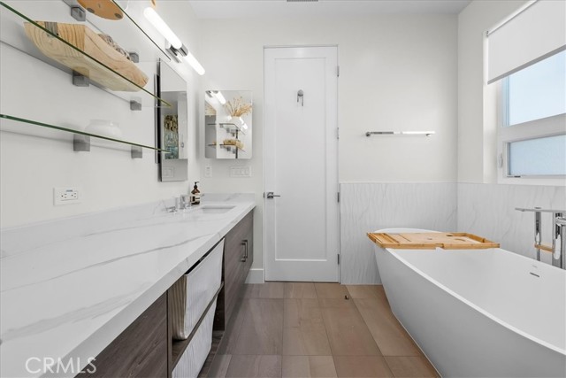2311 Voorhees Avenue, Redondo Beach, California 90278, 3 Bedrooms Bedrooms, ,3 BathroomsBathrooms,Residential,Sold,Voorhees,SB22053770