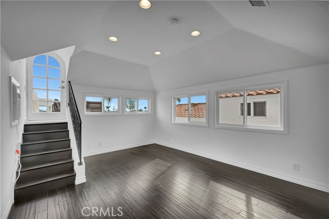 Detail Gallery Image 62 of 71 For 265 Bay Shore, Long Beach,  CA 90803 - 5 Beds | 5 Baths