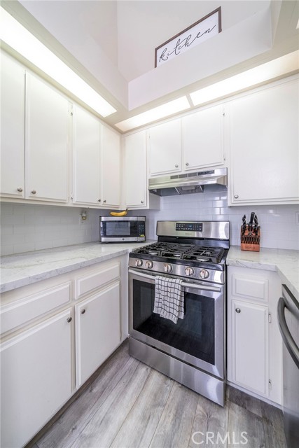 17202 Corbina Lane, Huntington Beach CA: https://media.crmls.org/medias/2f465b78-9aae-4458-8927-289bc99dd1c8.jpg