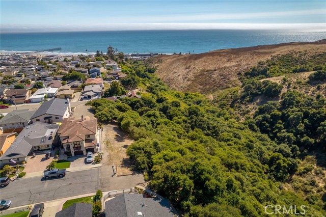 991 Visalia Street, Pismo Beach CA: https://media.crmls.org/medias/2f46c0f3-d59a-437f-8f23-3ee85e3e0708.jpg