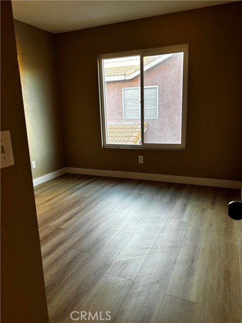 Detail Gallery Image 9 of 14 For 12533 Loma Verde, Victorville,  CA 92392 - 3 Beds | 2/1 Baths