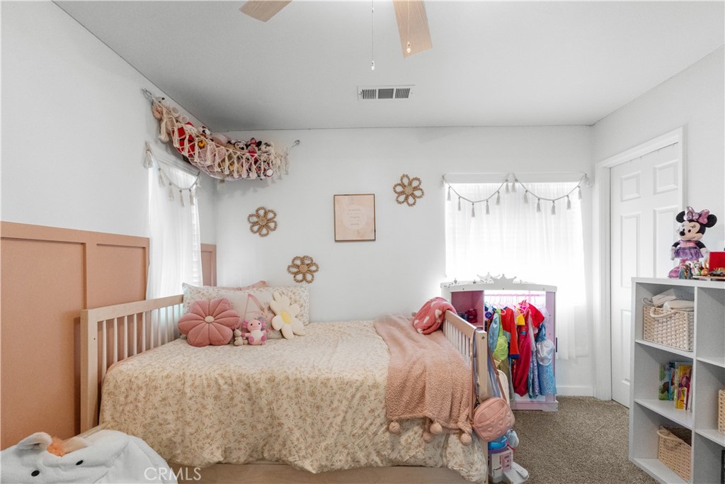 https://media.crmls.org/medias/2f490400-10d5-4412-88e8-e8d9f27365be.jpg?preset=X-Large