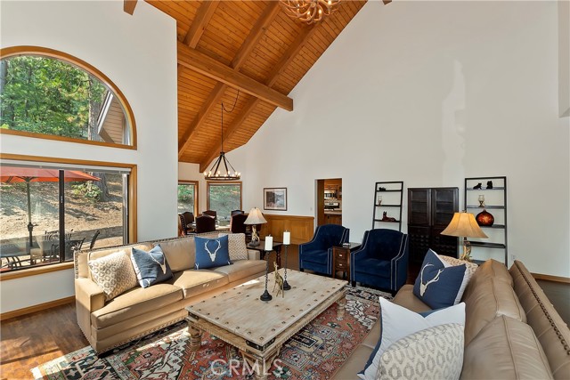 Detail Gallery Image 8 of 53 For 27336 Alpen Dr, Lake Arrowhead,  CA 92352 - 4 Beds | 4/1 Baths