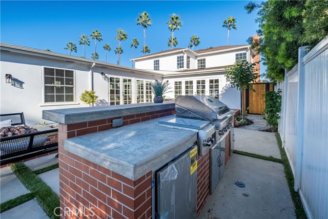 Detail Gallery Image 49 of 66 For 4001 4001 Pine, Long Beach,  CA 90807 - 5 Beds | 5 Baths