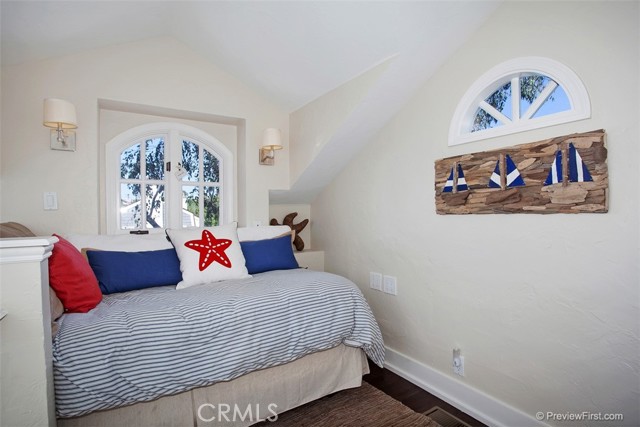 Detail Gallery Image 19 of 26 For 441 Carnation Ave, Corona Del Mar,  CA 92625 - 3 Beds | 2/1 Baths