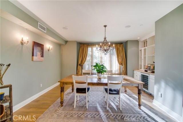 Detail Gallery Image 16 of 67 For 5230 Quakertown Ave, Woodland Hills,  CA 91364 - 5 Beds | 5 Baths