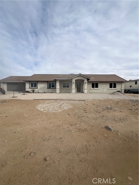 Detail Gallery Image 1 of 12 For 8787 Shantung Rd, Lucerne Valley,  CA 92356 - 4 Beds | 2 Baths