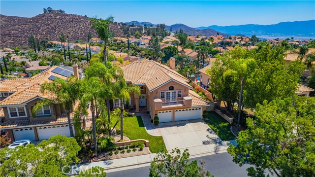 51 Corte Madera, Lake Elsinore CA: https://media.crmls.org/medias/2f4d60f2-958b-4fe1-a8b9-1845afdb48aa.jpg