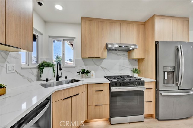 16761 Montclair Lane, Huntington Beach CA: https://media.crmls.org/medias/2f4db631-4a74-4462-9fc6-09ad94b0ceff.jpg