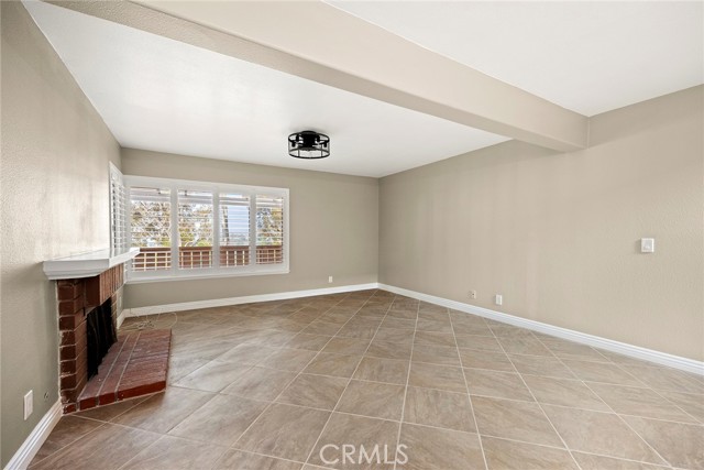 Detail Gallery Image 2 of 31 For 6525 E Camino Vt, Anaheim,  CA 92807 - 4 Beds | 2/1 Baths