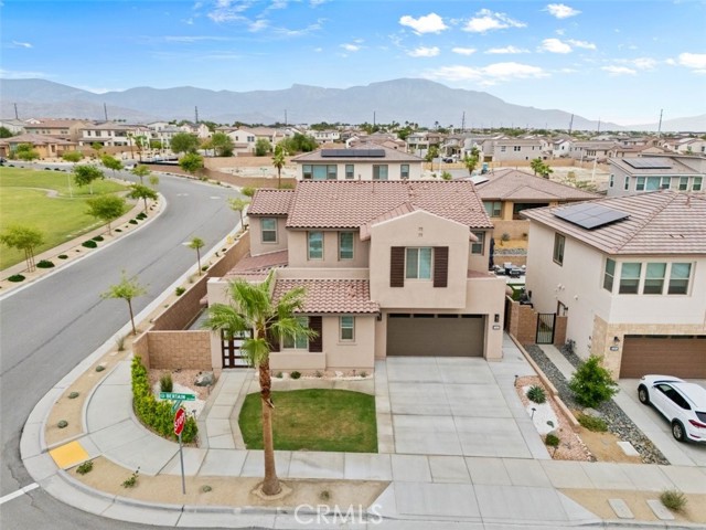 Detail Gallery Image 2 of 45 For 35963 Bertain Dr, Palm Desert,  CA 92211 - 4 Beds | 3/1 Baths