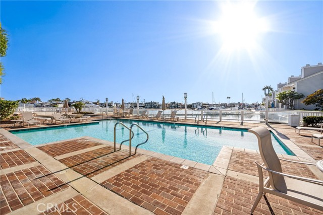 Detail Gallery Image 36 of 44 For 1033 Bayside Cove #106,  Newport Beach,  CA 92660 - 2 Beds | 2/1 Baths