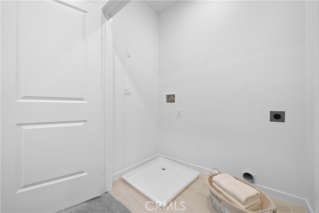 Detail Gallery Image 19 of 28 For 9423 N Sepulveda Blvd #1,  North Hills,  CA 91343 - 3 Beds | 3/1 Baths