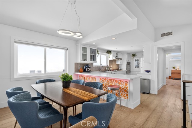 1752 Dixon Street, Redondo Beach CA: https://media.crmls.org/medias/2f518475-6196-40a1-a2ab-6d01db023356.jpg
