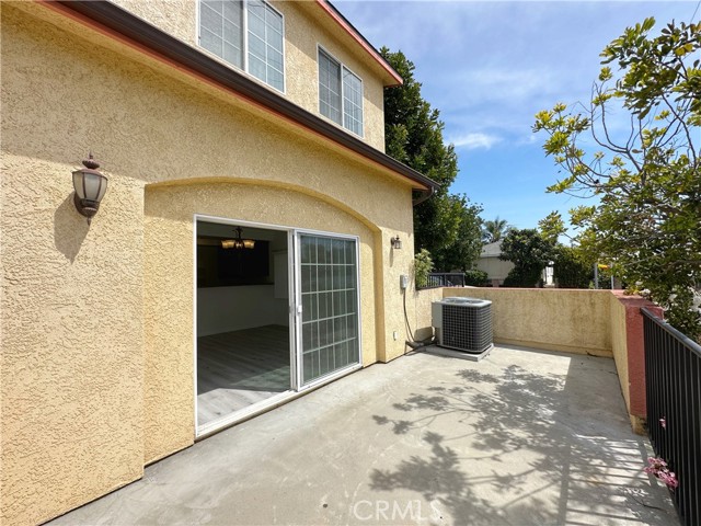 Detail Gallery Image 11 of 34 For 3757 E 52nd St, Maywood,  CA 90270 - 3 Beds | 2/1 Baths