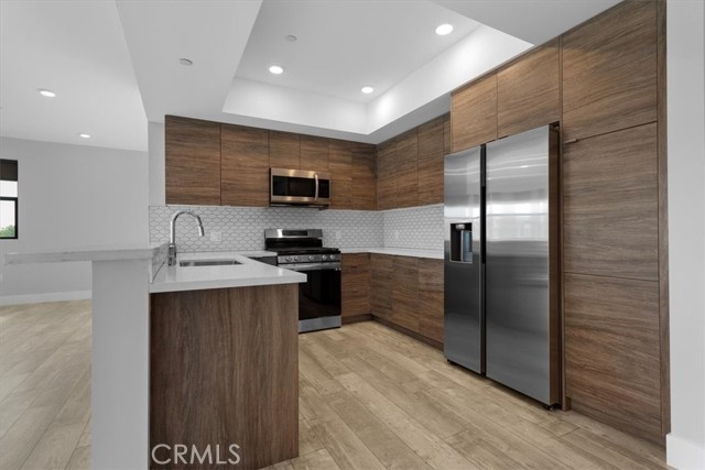 Detail Gallery Image 3 of 21 For 4383 Sepulveda Bld #201,  Sherman Oaks,  CA 91403 - 2 Beds | 2 Baths