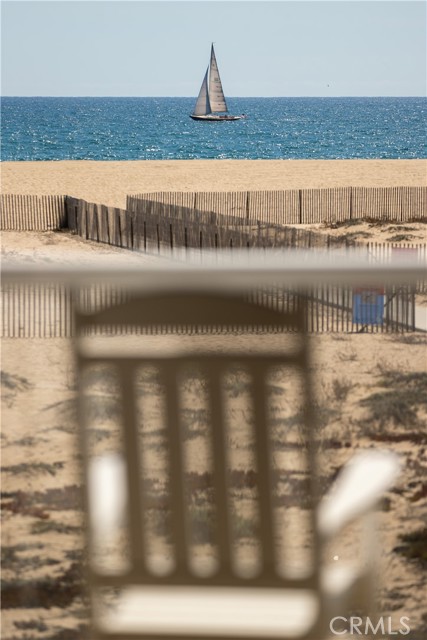 Detail Gallery Image 3 of 27 For 1303 E Balboa Bld, Newport Beach,  CA 92661 - 3 Beds | 2/1 Baths